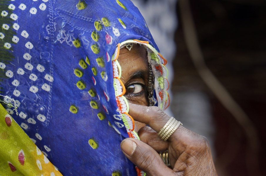 En kvinna i Rajastan i Indien på nomadfestival.