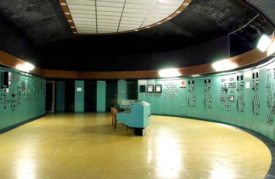 Kontrollrummet på Ågesta kärnkraftverk, foto från 2005.