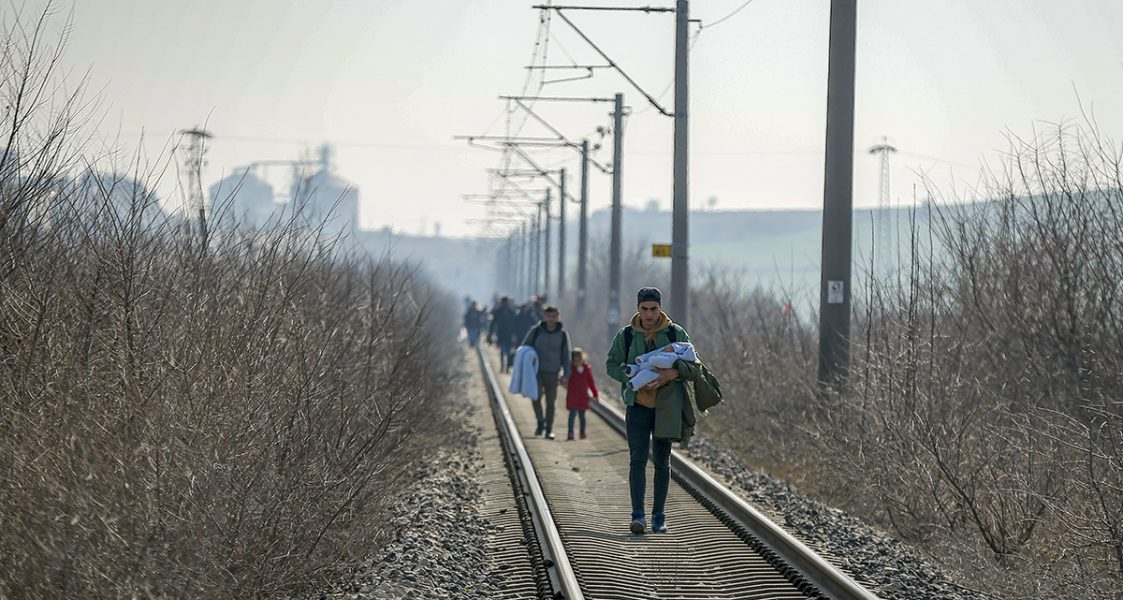 På väg till Grekland sedan Turkiet hade öppnat gränsen i mars i år.