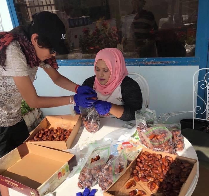Ruhi Akhtar driver den ideella organisationen Biriyani & Bananas på ön Chios i Grekland.