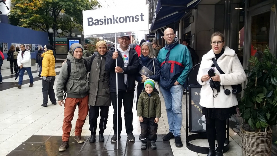  Den 2 juni ordnas en manifestation för basinkomst i Stockholm.