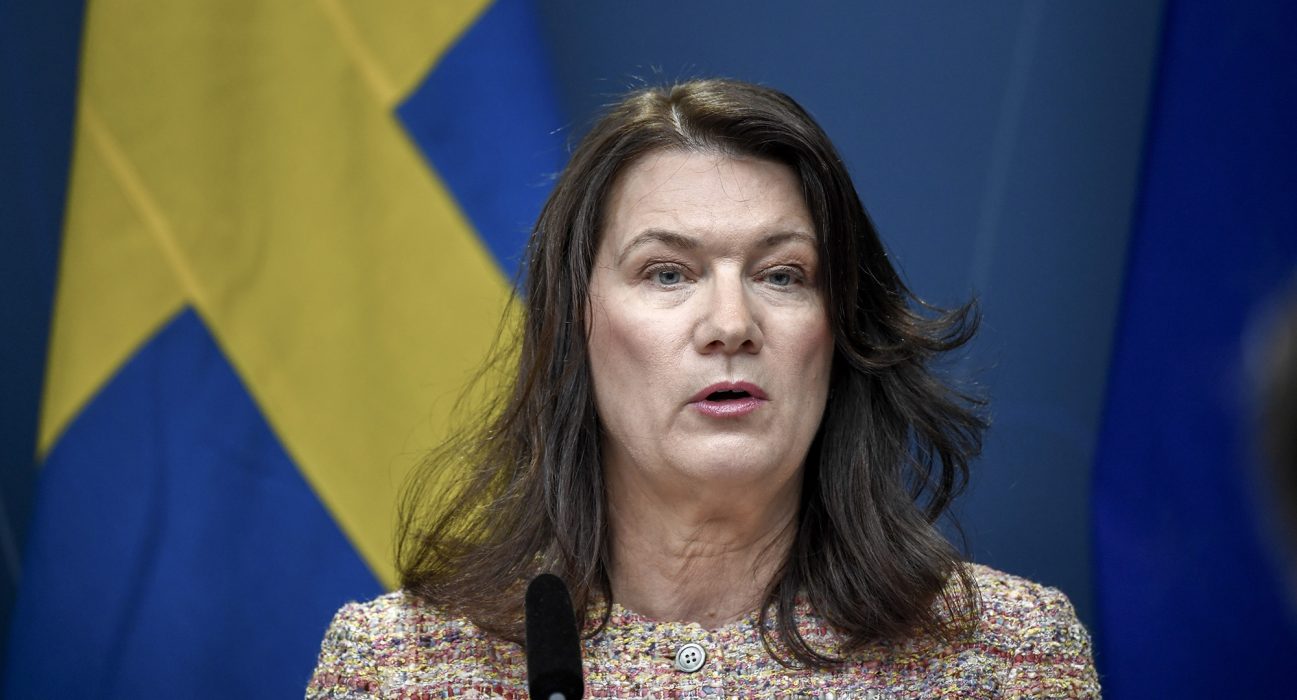De som blev mest upprörda när Ann Linde meddelade att utlandssemestrarna var inställda var de som hade haft råd att boka sådana.