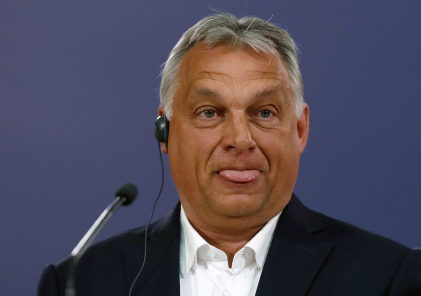 Ungerns premiärminister Viktor Orbán möter hård internationell kritik för sin inställning till demokrati och mänskliga rättigheter.