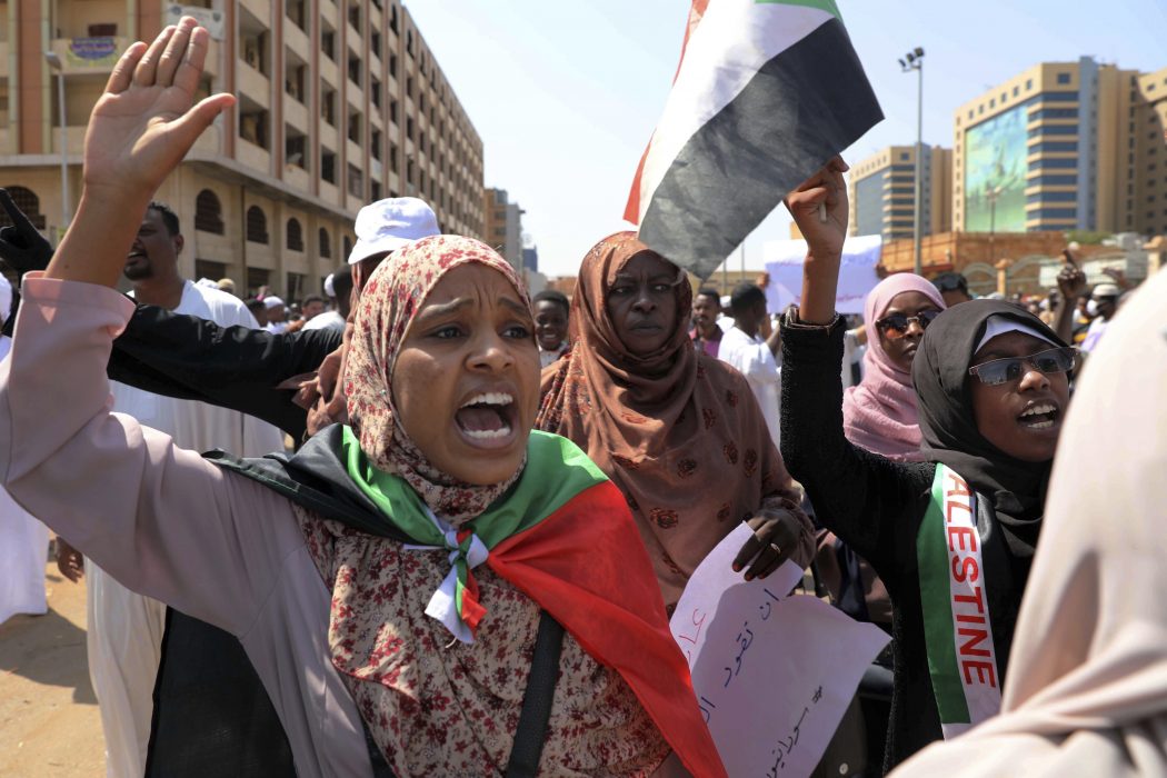 Sedan diktatorn Omar al-Bashir avsattes har arbetet för kvinnors rättigheter i samhället ökat, och möjliggjorts.