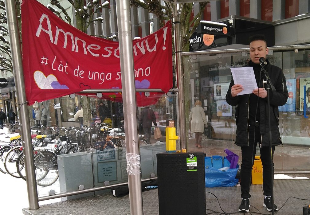 Ahmad Rahimi, ensamkommande, höll tal när budkavlen kom till Växjö i februari.