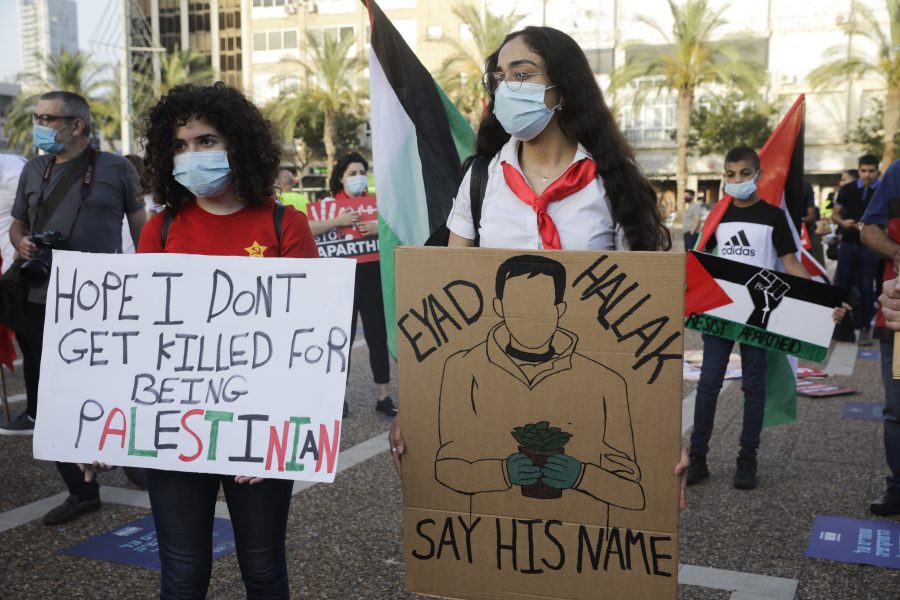 Protester mot Israels annektering av Västbanken i Tel Aviv under lördagen.