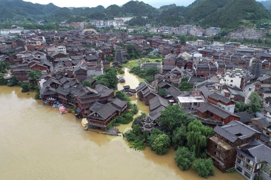 Staden Xiasi i den sydvästra kinesiska provinsen Guizhou har drabbats hårt av skyfall i sommar.