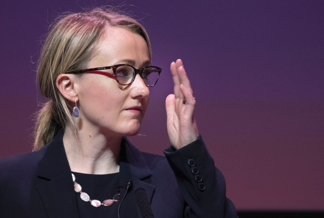 Labours Rebecca Long-Bailey tvingas lämna sin post som partiets utbildningspolitiska talesperson eftersom som hon delat ett inlägg på Twitter som uppfattades innehålla en "antisemitisk konspirationsteori".