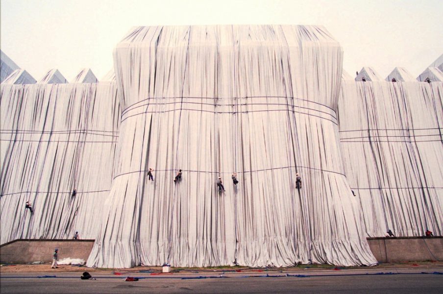 Riksdagshuset i Berlin packades in för av konstnärsparet Christo och Jeanne-Claude 30 år sedan.