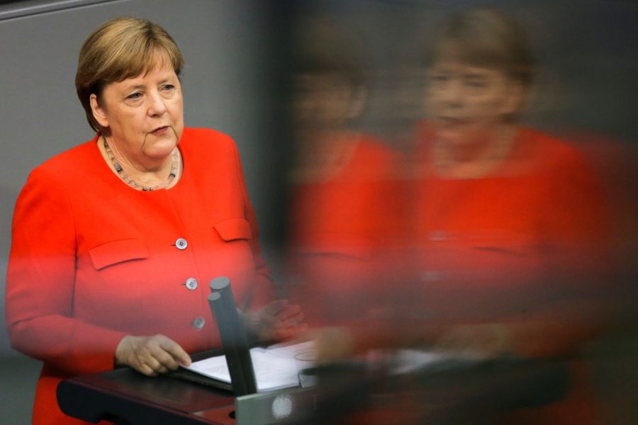 Tysklands förbundskansler Angela Merkel får en nyckelroll i förhandlingarna kring EU:s coronastöd och budget, eftersom Tyskland tar över som ministerrådets ordförandeland från den 1 juli.