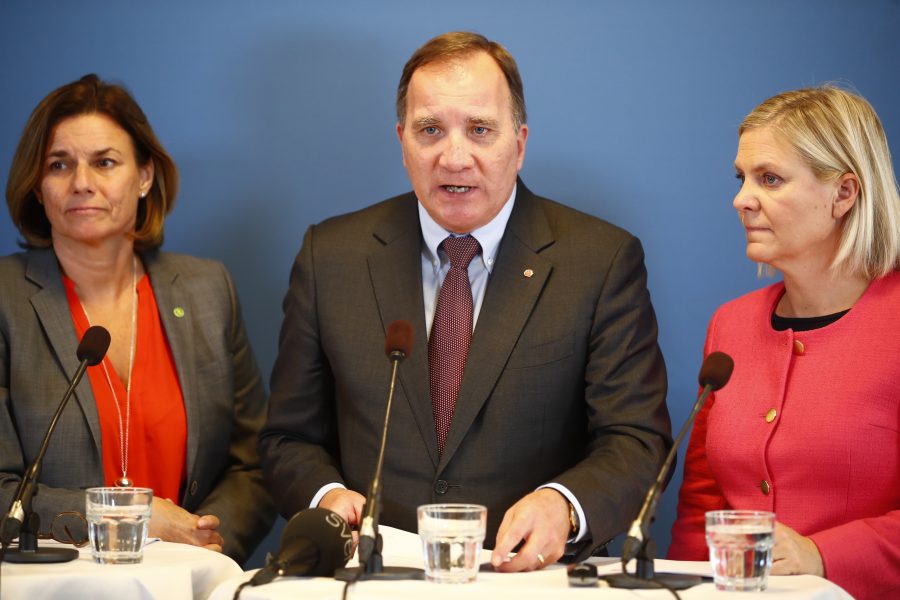 Klimatminister Isabella Lövin (MP), statsminister Stefan Löfven (S) och finansminister Magdalena Andersson (S) – tre av statsråden i det nya klimatkollegiet.