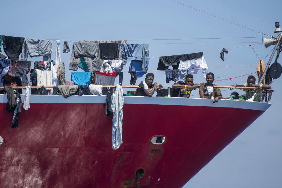 Människor som flytt Libyen hölls frihetsberövande av den maltesiska regeringen i över en månad, ombord på båtar inhyrda från företaget Captain Morgan Cruises Ltd.