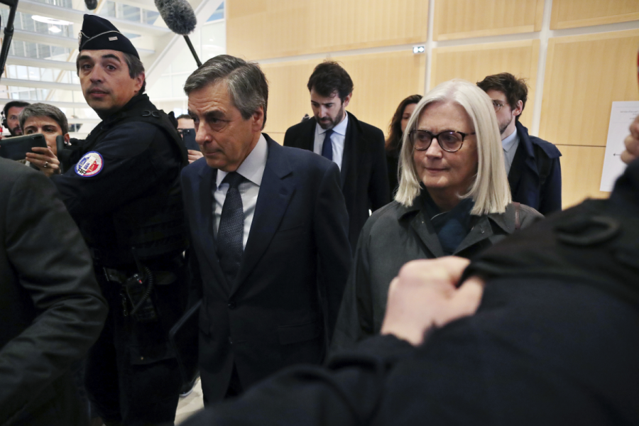 François och Penelope Fillon i rätten i Paris i februari i år.