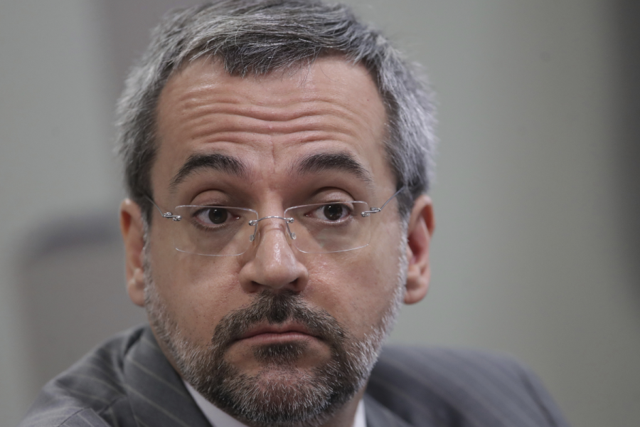 Brasiliens utbildningsminister Abraham Weintraub avgår.