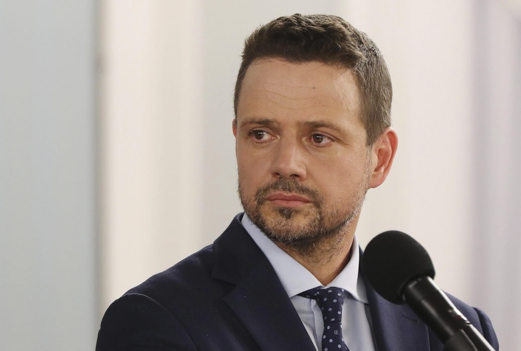 Warszawas borgmästare Rafal Trzaskowski utmanar sittande Andrzej Duda i Polens presidentval.