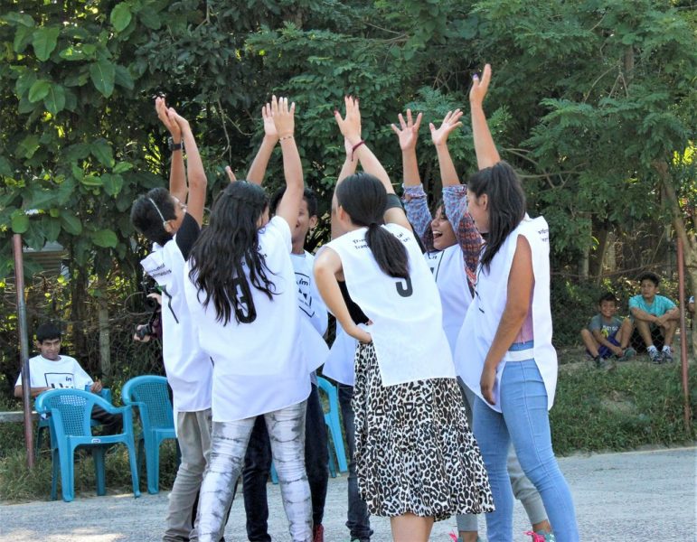 Ungdomar som deltar i  våldsförebyggande i ett av IM:s våldsförebyggande projekt i El Salvador.