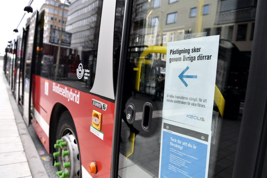 Undvik resor i kollektivtrafiken, lyder SL:s budskap i coronapandemin.