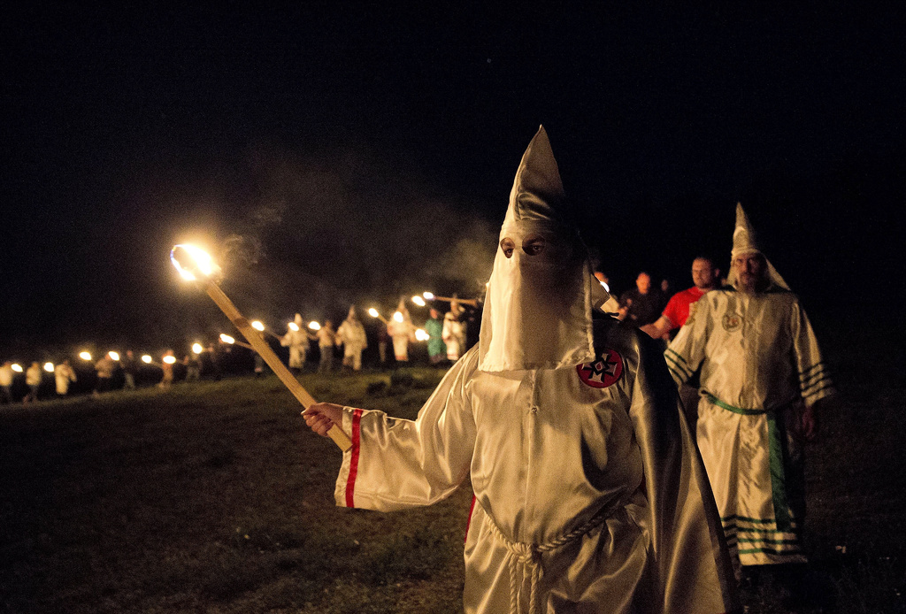 Ku klux klan på väg till korsbärnning, i Paulding County i Georgia.