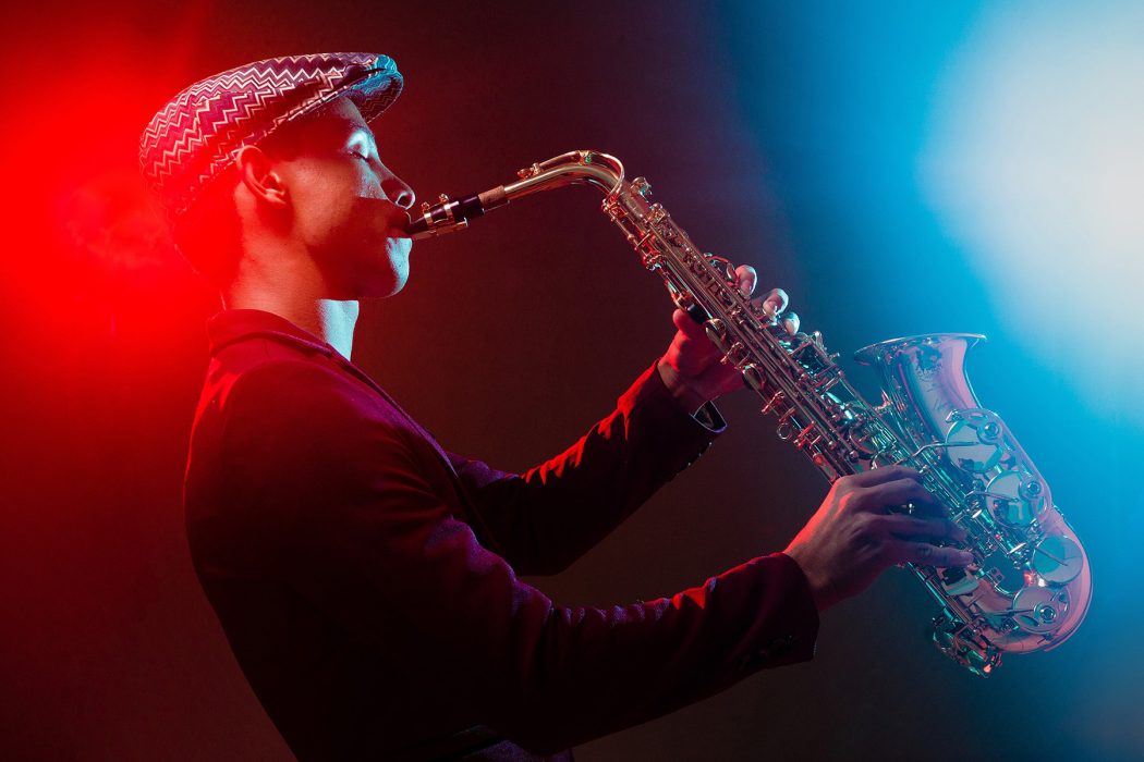 Saxofonen utvecklades av instrumentmakaren Adolphe Sax.