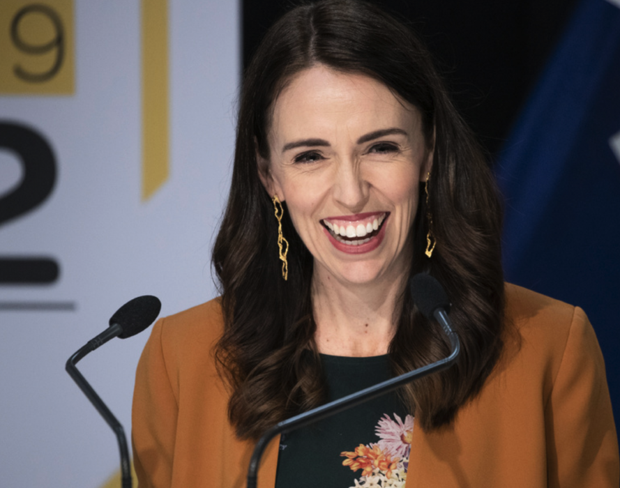 Nya Zeelands premiärminister Jacinda Ardern kan räkna med att få sitta kvar på sin post efter parlamentsvalet i september.