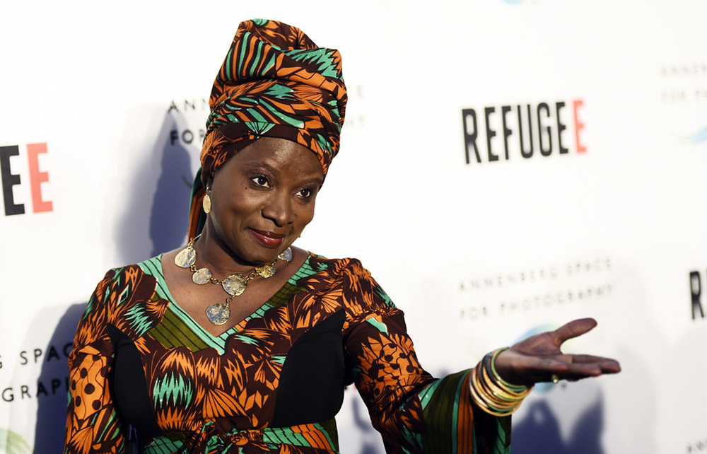 Sångerskan och låtskrivaren Angelique Kidjo fyller 60 år i dag.