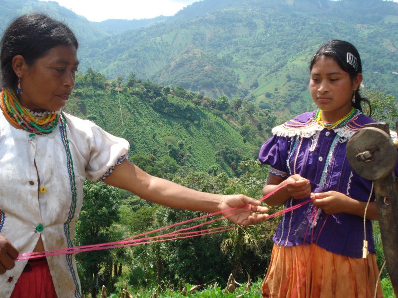 Kvinnor tillhörande ursprungsbefolkningen i Chiquimula i Guatemala.