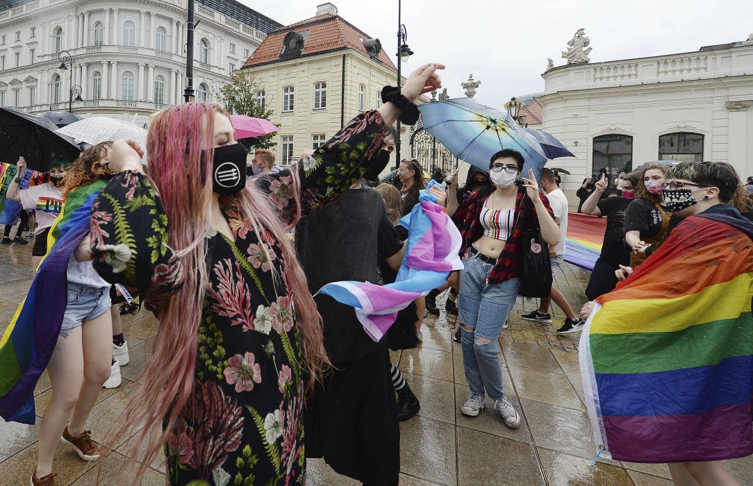 Demonstration i Warsawa för hbtq+-personers rättigheter i juni.