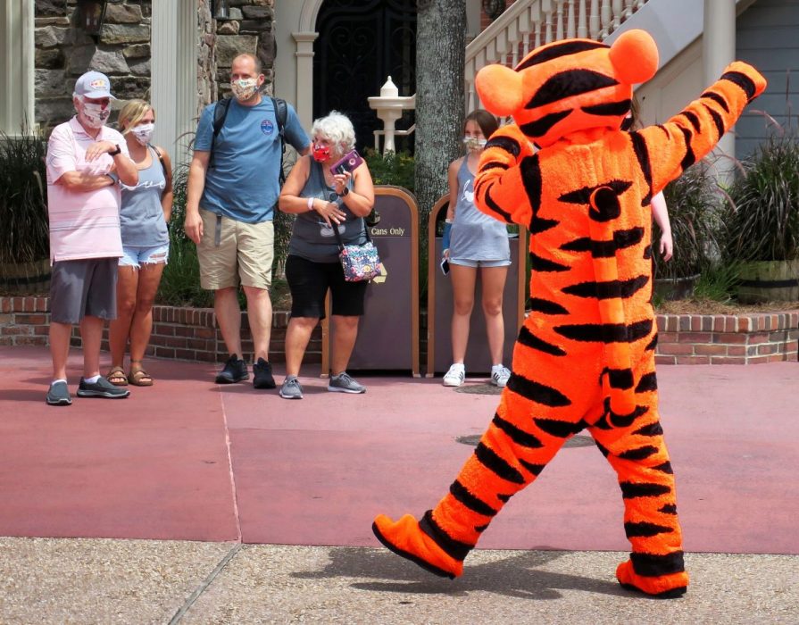 Smittsiffrorna stiger allteftersom USA öppnar efter vårens virusrestriktioner.
