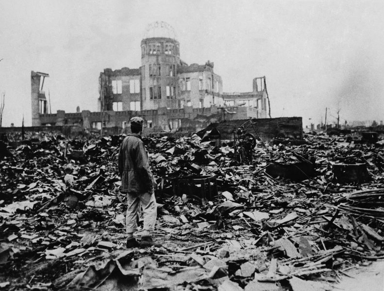 Med anledning av 75-årsdagen sedan atombomben över Hiroshima föll skriver Folkkampanjen mot kärnvapen och Kvinnor för fred att det är dags att Sverige ratificerar FN-konventionen om kärnvapenförbud.