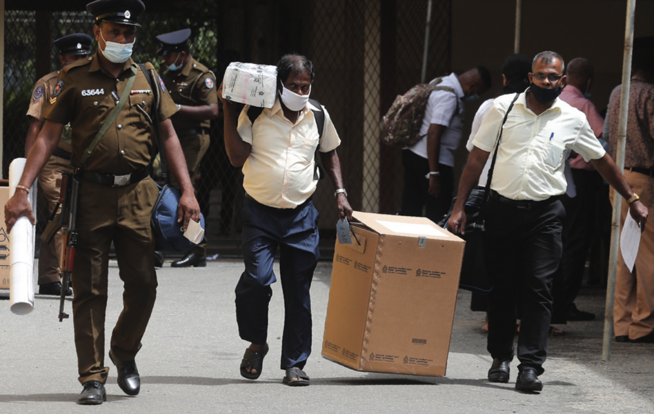 Vallokalerna i Colombo i Sri Lanka förbereddes under tisdagen.