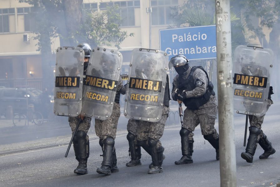 Militärpolis i Rio de Janeiro.