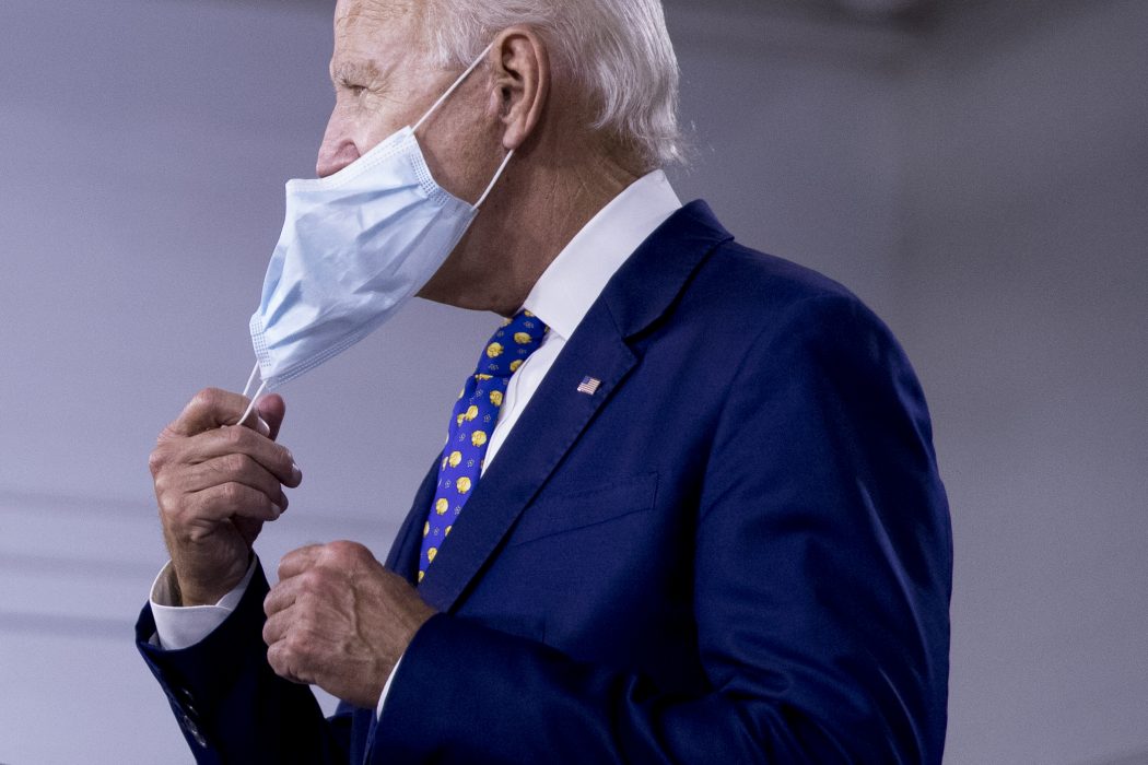 Joe Bidens ifrågasätts för sitt samarbete med Ken Salazar som har band med fossilindustrin.