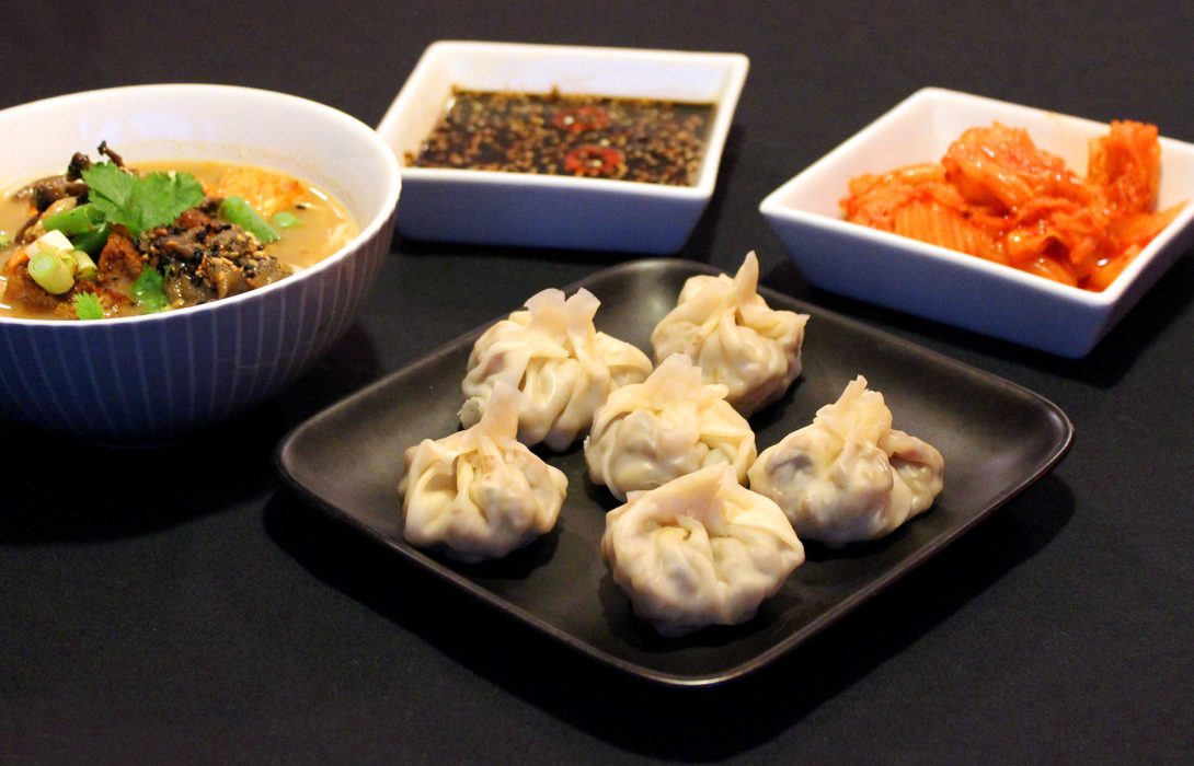 Det finns färdiga dumplings att köpa i butik, men godast är att göra egna.