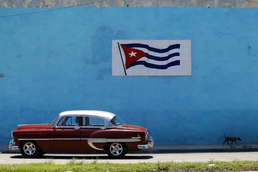 Kuba får ofta kritik för att inte respektera demokratiska principer, Stefan Strömberg håller med men menar att man också borde se till situationen i andra latinamerikanska länder.