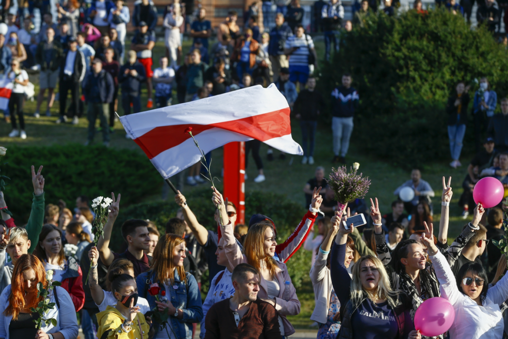 Demonstranter i Minsk i Belarus under torsdagen.