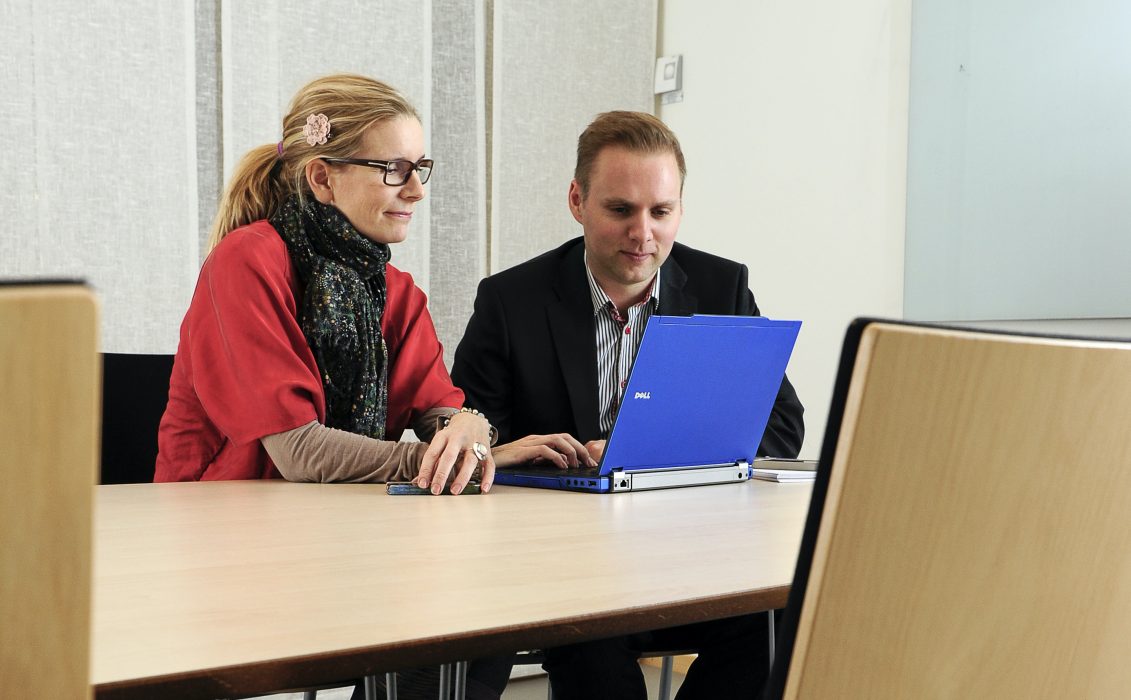 Lönegapet mellan kvinnor och män minskar, enligt Nyckeltalsinstitutet, som årligen publicerar siffror från arbetsgivare, bland annat kopplat jämställdhet.