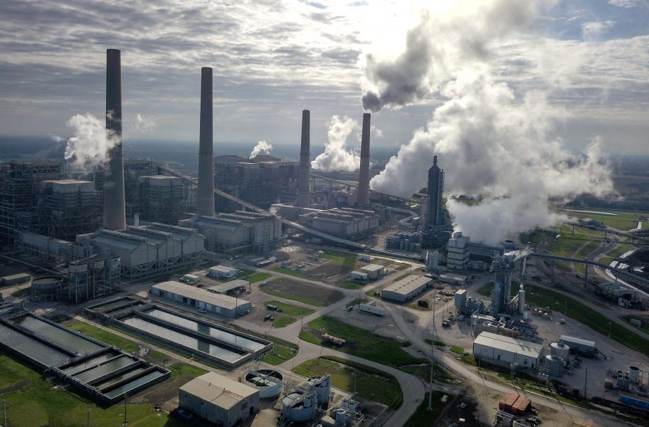 Vid kolkraftverket i Petra nova, Texas, har ett av världens få anläggningar för infångning och lagring av koldioxid nu lagt ner.