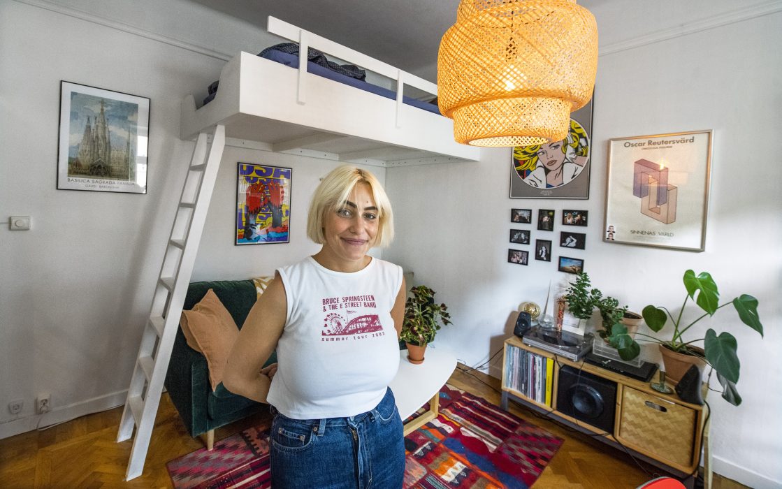 Maja Löfvenberg har fyndat nästan alla sina möbler begagnat.