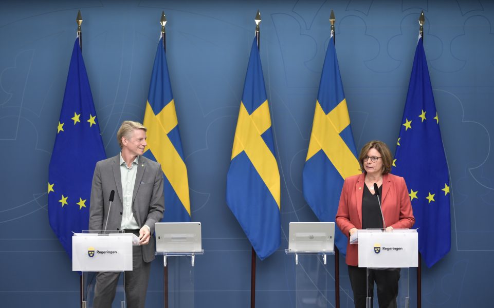 Miljöpartiets språkrör Per Bolund och Isabella Lövin kallar den kommande budgeten för en grön rivstart.