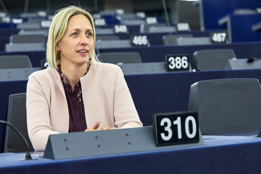 Jytte Guteland (S) är glad över att EU-parlamentets miljöutskott vill ha tuffare klimatmål än EU-kommissionen, men konstaterar att 60 procent till 2030 är i underkant om man lyssnar till vetenskapen.