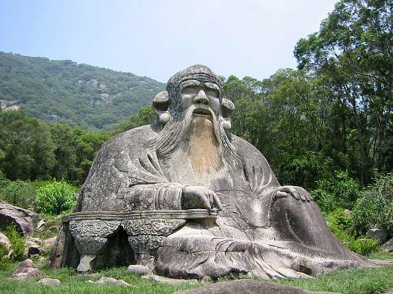 Lao Zi i sten vid Qingyuan-berget norr om Quanzhou i Kina.