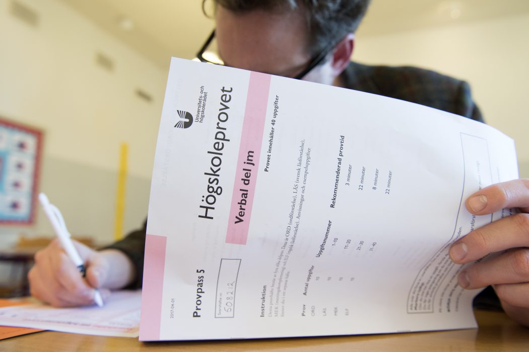 Högskoleprovet får vänta till våren – eller? Frågan tas upp i utbildningsutskottet i dag, tisdag.