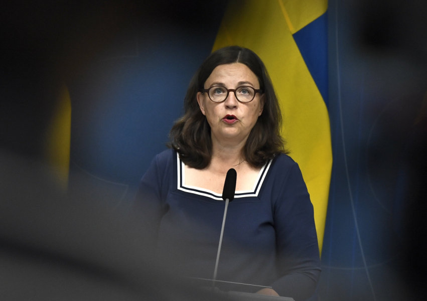 Utbildningsminister Anna Ekström (S) på fredagens pressträff.