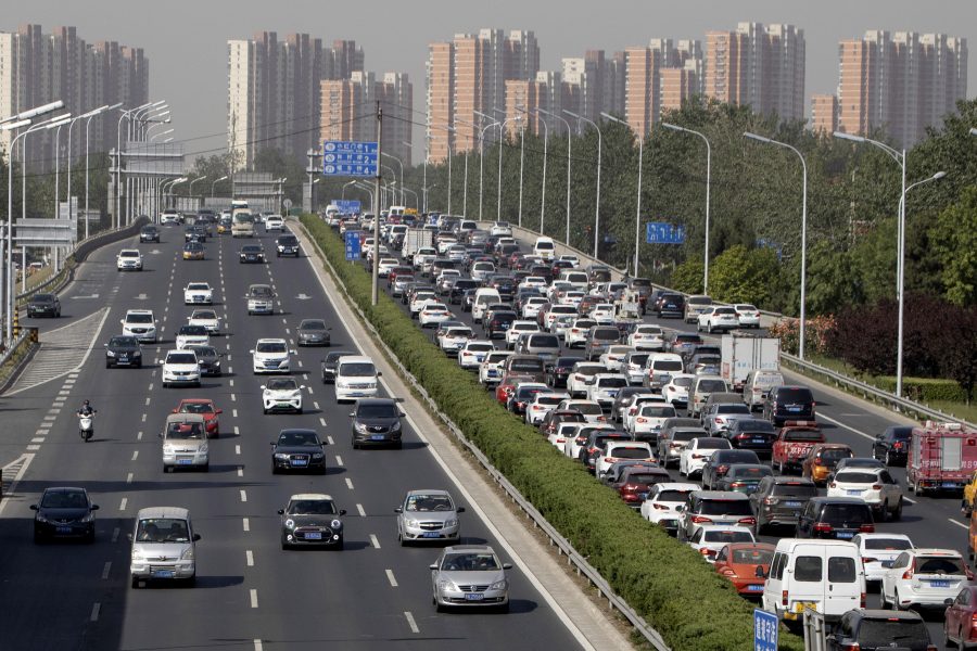 Snigelfart på motorvägen i Peking.