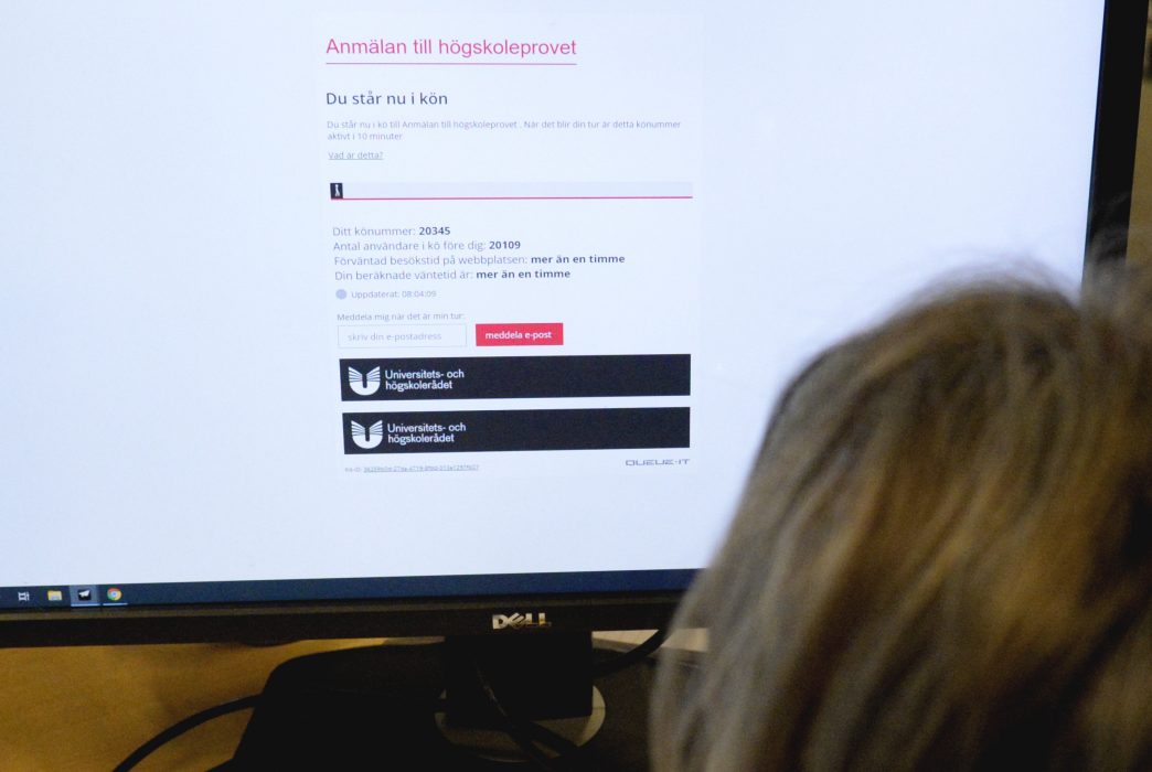 Regeringen vill veta vad som krävs för att två högskoleprov ska kunna hållas till våren.