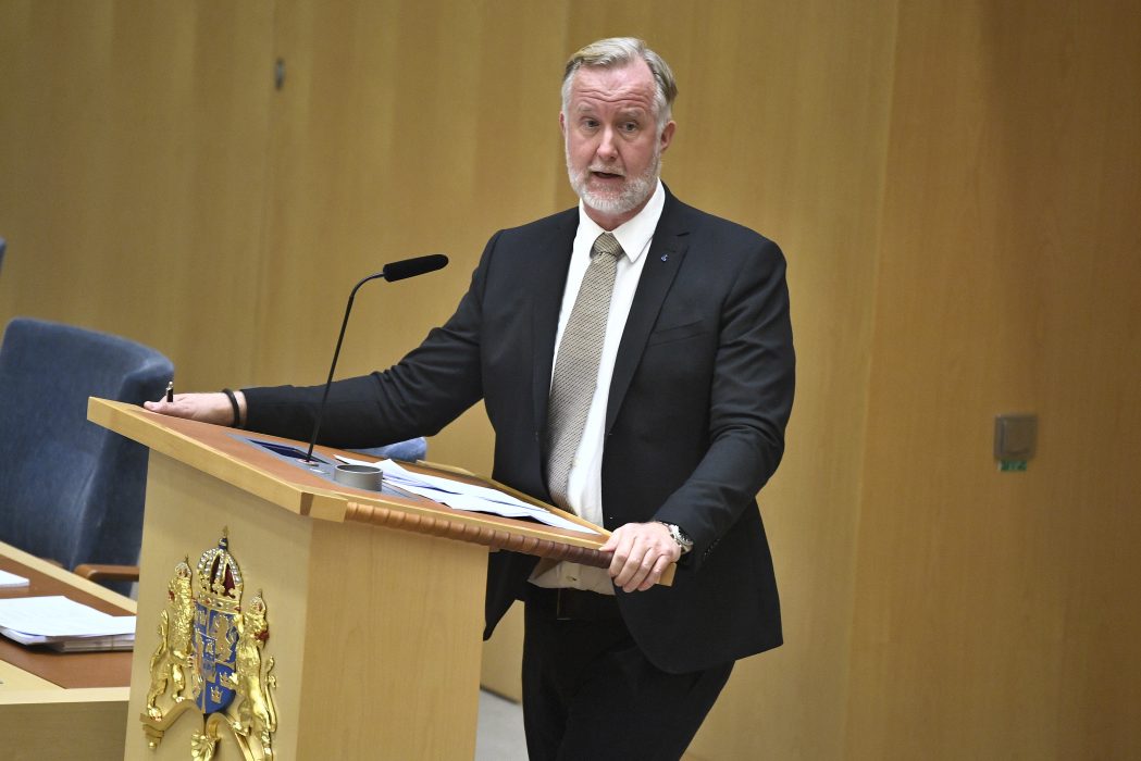 Liberalerna undertecknar inte motioner tillsammans med SD, enligt vice partiledare Johan Pehrson (L).