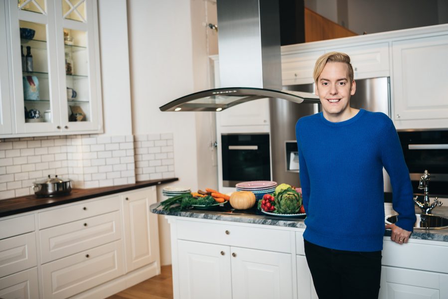 Mattias Kristiansson är en välkänd veganprofil, bland annat genom sitt matmagasin Vego.
