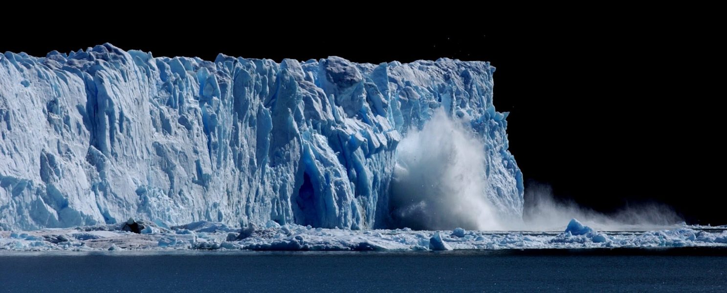 Den smältande glaciären Perito Moreno i södra Argentina är ett av otaliga uttryck för klimatkrisen.