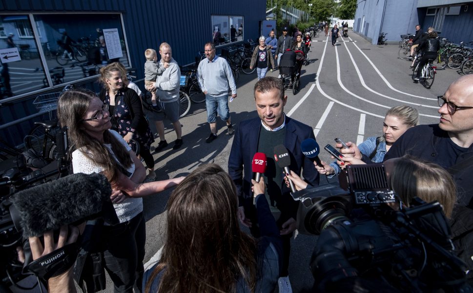 Morten Østergaard avgick som ledare för Radikale Venstre när han anklagades för att ha lagt handen på en kvinnas lår.