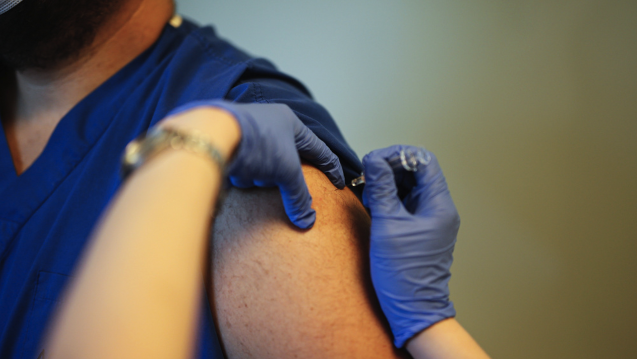 Foto: Världsbanken hjälper u-länder att få kommande vaccin mot covid-19.